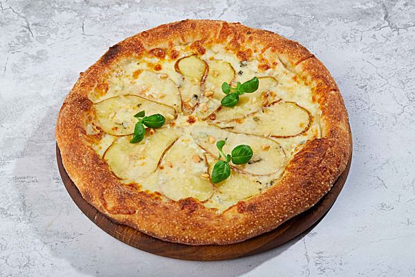 Дольче с грушей и горгонзолой