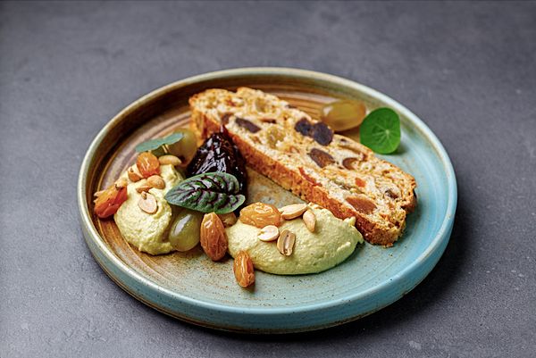 Паштет из рапанов с джемом из ялтинского лука