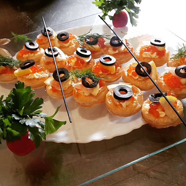 Тарталетки с красной икрой