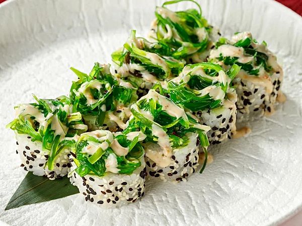 Вегетерианский с чуккой, омлетом тамаго и кунжутным соусом