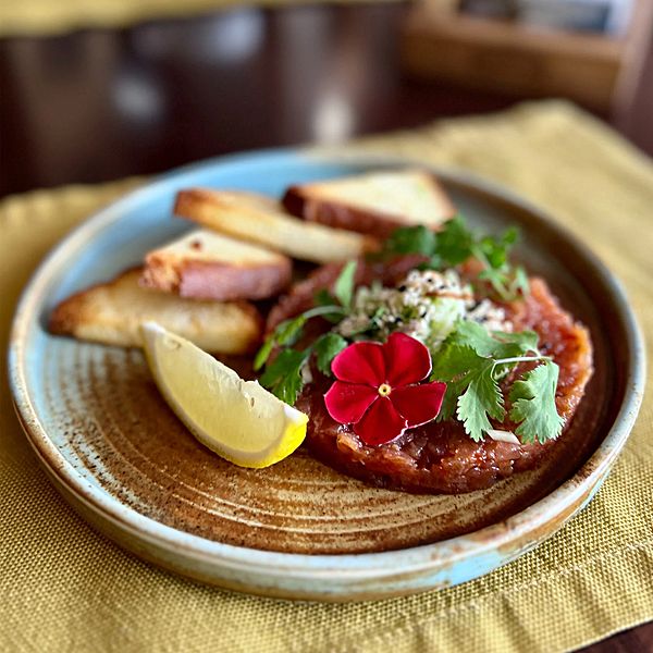 Тартар из тунца, джем из Чили