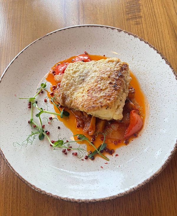 Судак с овощным соте