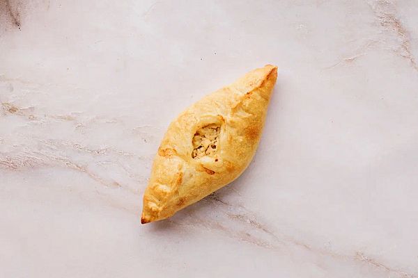 Расстегай с филе цыпленка