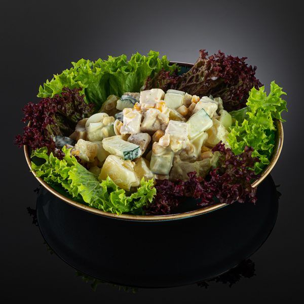 Салат с ананасами