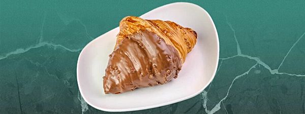 Круассан с молочным шоколадом