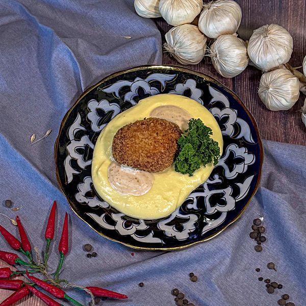 Пюре с котлетой