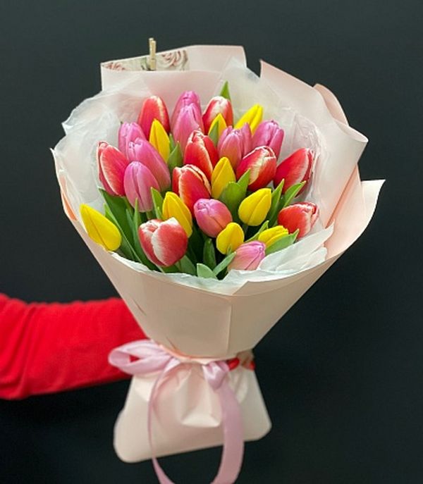 Букет из 25 тюльпанов микс