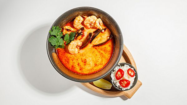 Том ям с морепродуктами