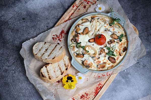 Гратен из мидий и кальмара