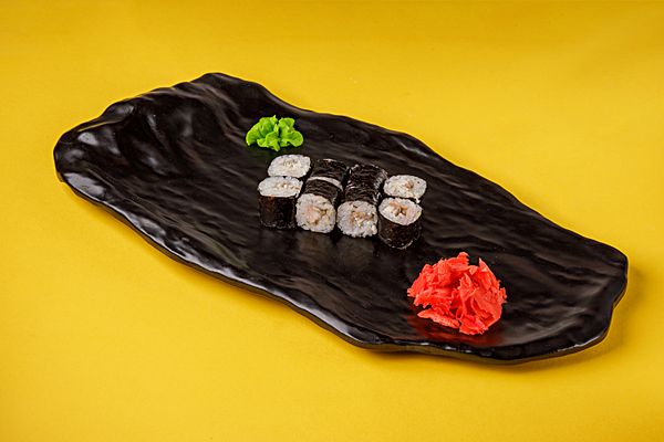 Маки с угрем