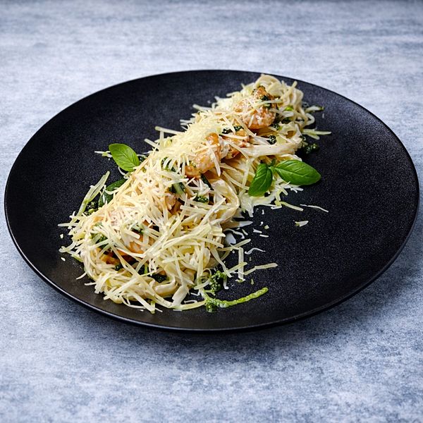 Паста с хвостами тигровой креветкой