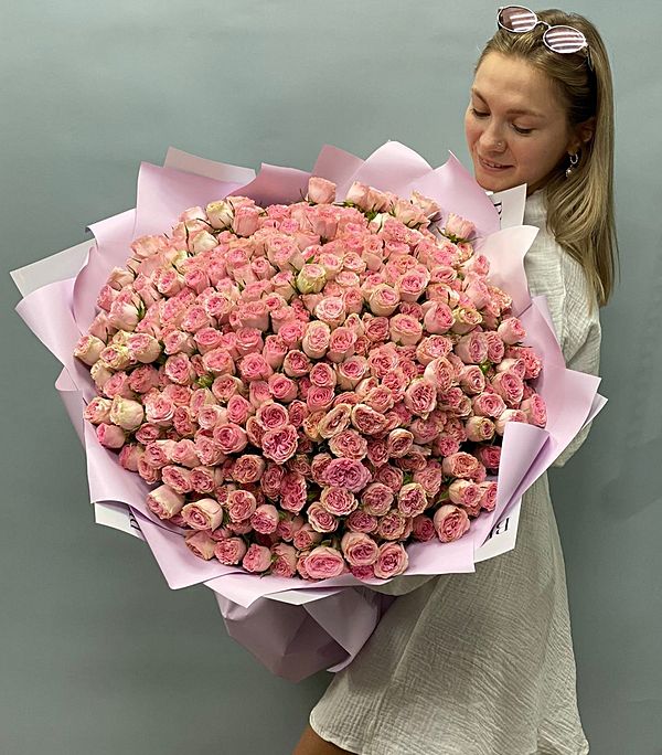 101 кустовая роза в оформлении