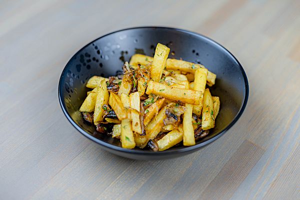 Жареный картофель с грибами