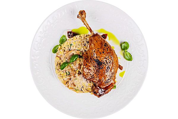 Утиная ножка с грибным булгуром
