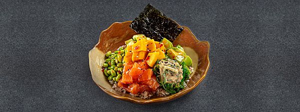 Поке креветка, манго, авокадо с соусом никей