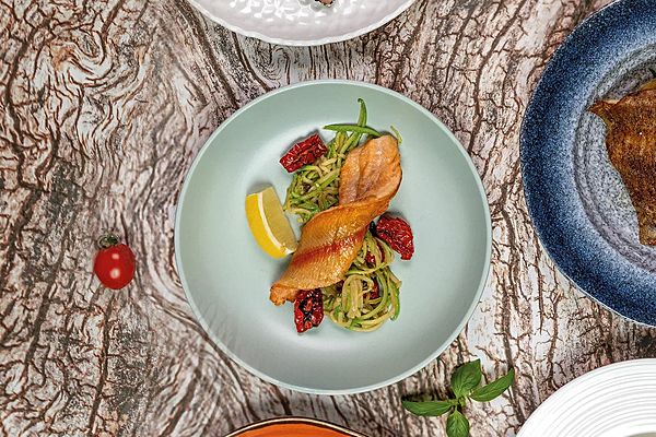 Филе форели с овощами