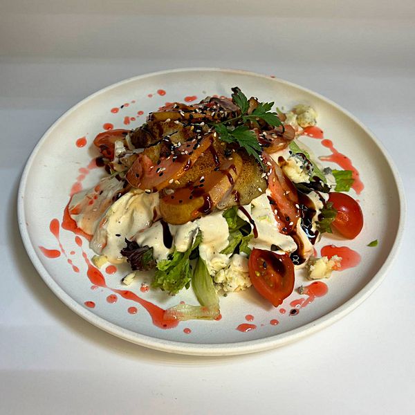 Салат с утиной грудкой и грушей