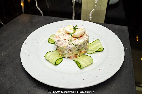 Оливье «Новогодний» с отварной говядиной