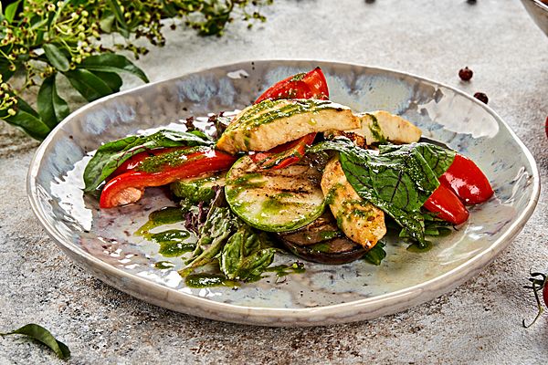 Гриль салат с сыром