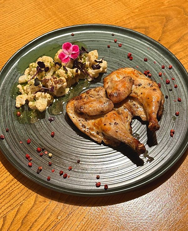 Нежный цыпленок с цветной капустой и белым соусом