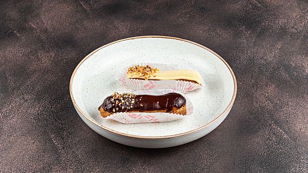 Эклер черный