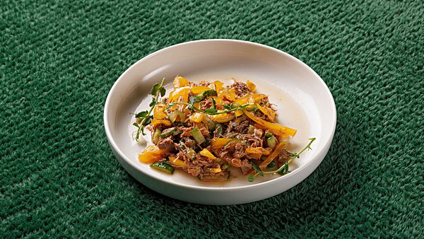 Салат с говядиной и овощами