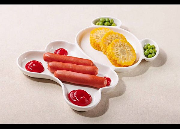 Мишка с куриными сосисками и овощами