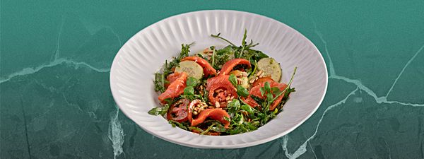 Легкий салат с форелью