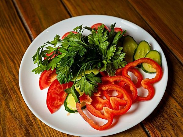 Ассорти свежих овощей