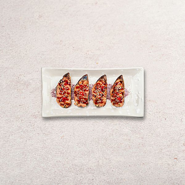 Мидии запечённые с соусом лава