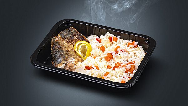 Скумбрия и рис с овощами