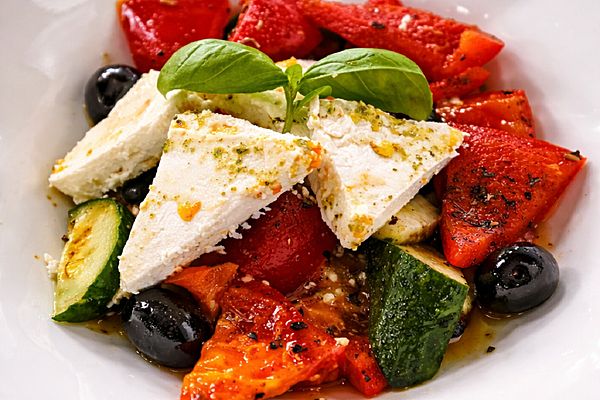 Салат в греческом стиле