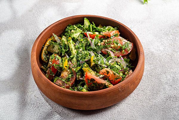 Грузинский салат из свежих овощей