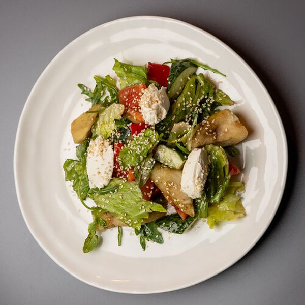 Салат с баклажаном фри