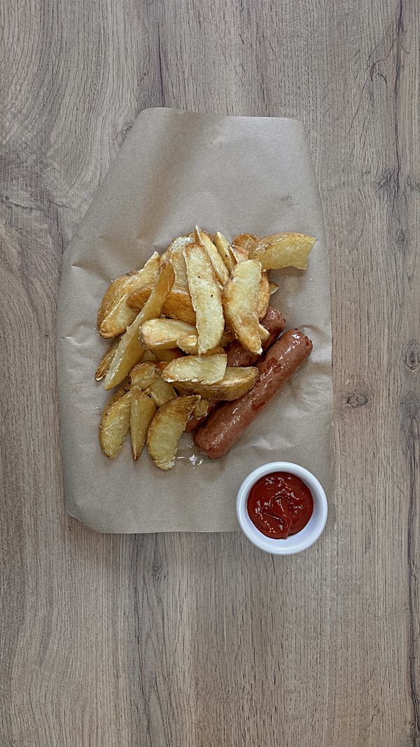 Картофель по-деревенски с сосисками