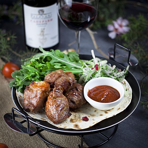 Шашлык из свинины с фирменным соусом