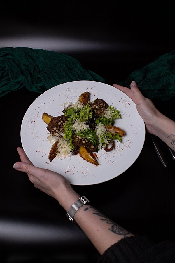 Теплый салат с телятиной 