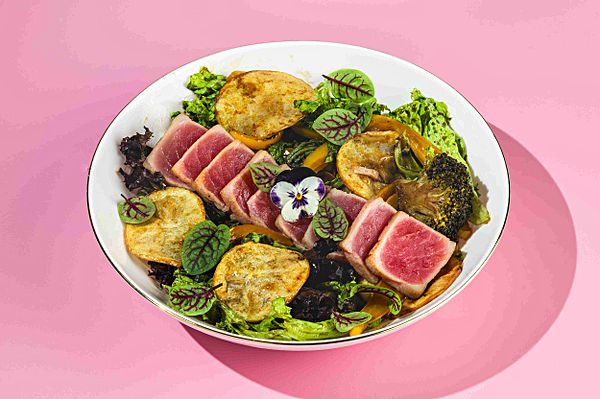 Салат Нисуаз (Salade Niçoise)