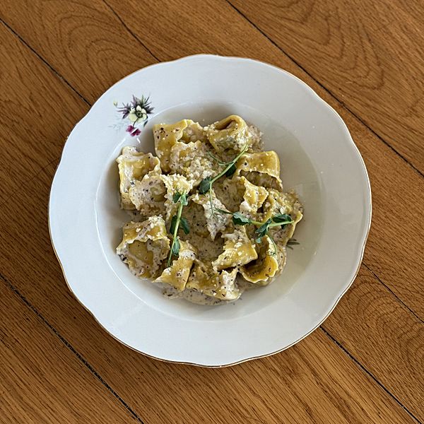 Тортеллини с телятиной и трюфельной пастой