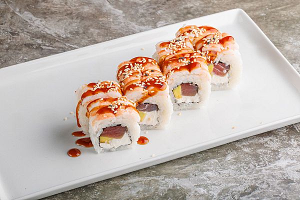 Фирменный ролл с креветкой