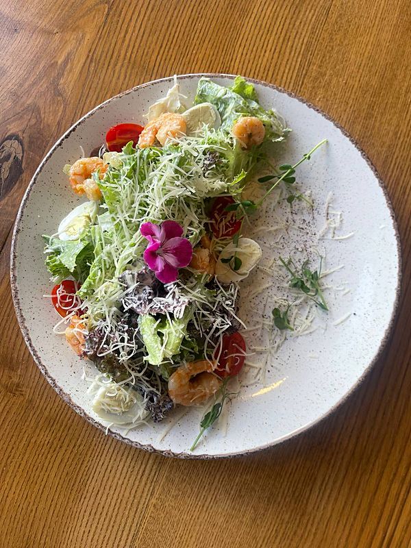 Цезарь с тигровой креветкой