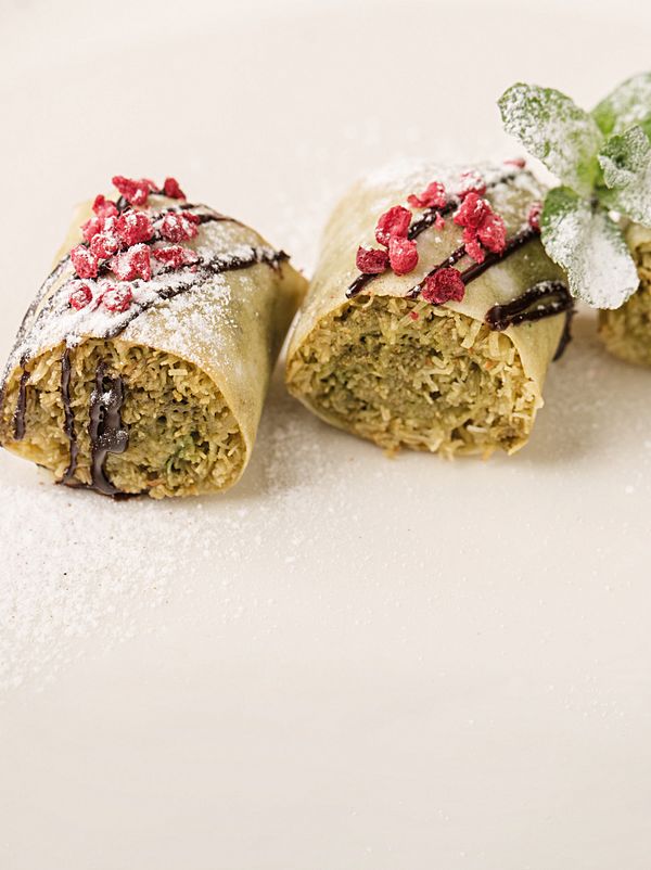 Рулетики из катайфи с фисташковой пастой