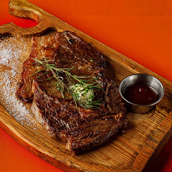 Говяжий антрекот на кости