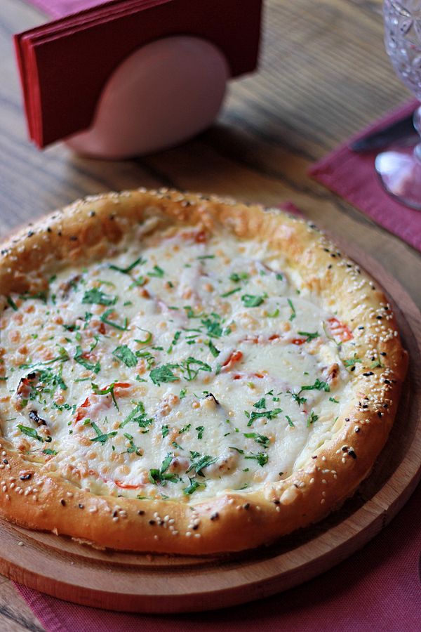 Хачапури с сыром и беконом