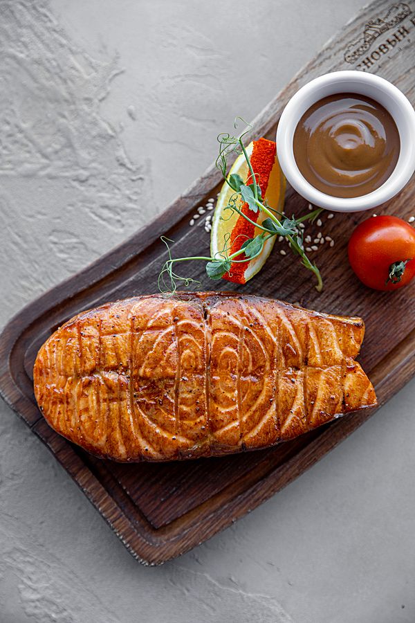 Семга-гриль с оливково-бальзамическим соусом