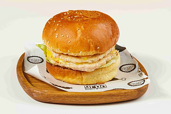 Тори-бургер с сочным куриным филе