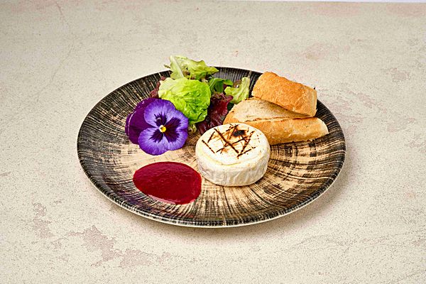 Камамбер с хрустящей чиабаттой