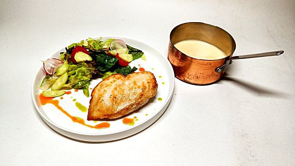 Куриное филе с сырным соусом