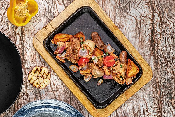 Колбаски с овощами