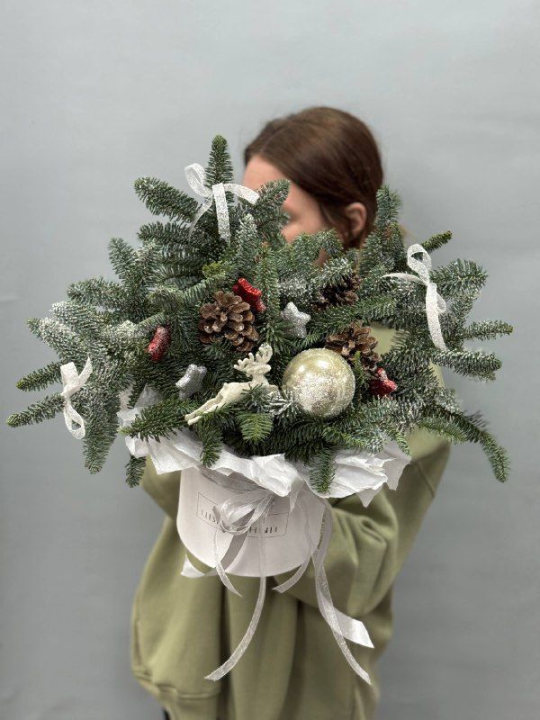 Композиция зимняя с оленем